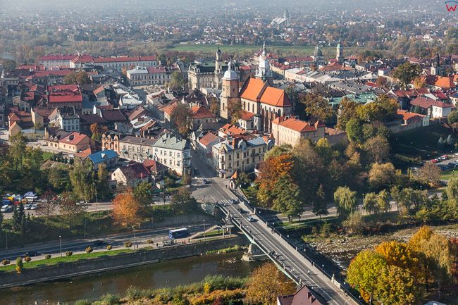 Nowy Sacz, ulica Lwowska na tle Starego Miasta. EU, Pl, Malopolska. Lotnicze.